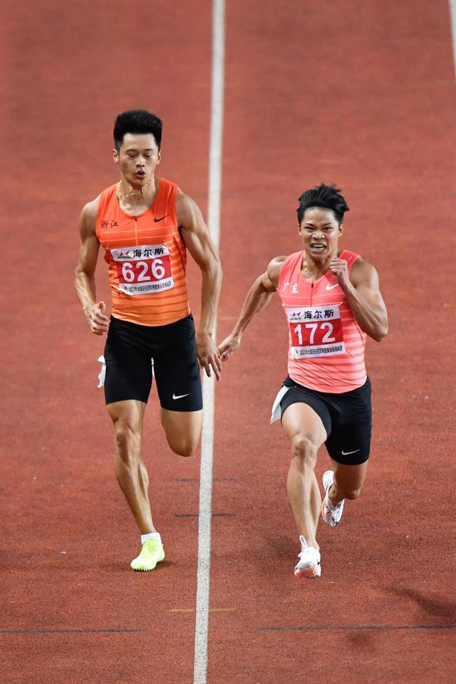 开云-苏炳添刷新世界纪录，利物浦教练激动落泪！(苏炳添刷新世界纪录,利物浦教练激动落泪的视频)